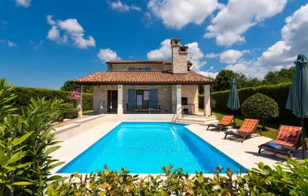 Location maison à Tinjan