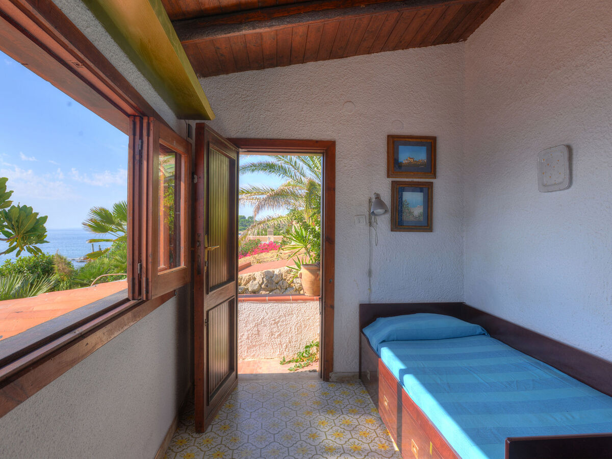 Villa Tanah-Lot, 15 m de la mer à Fontane Bianche - Photo 17