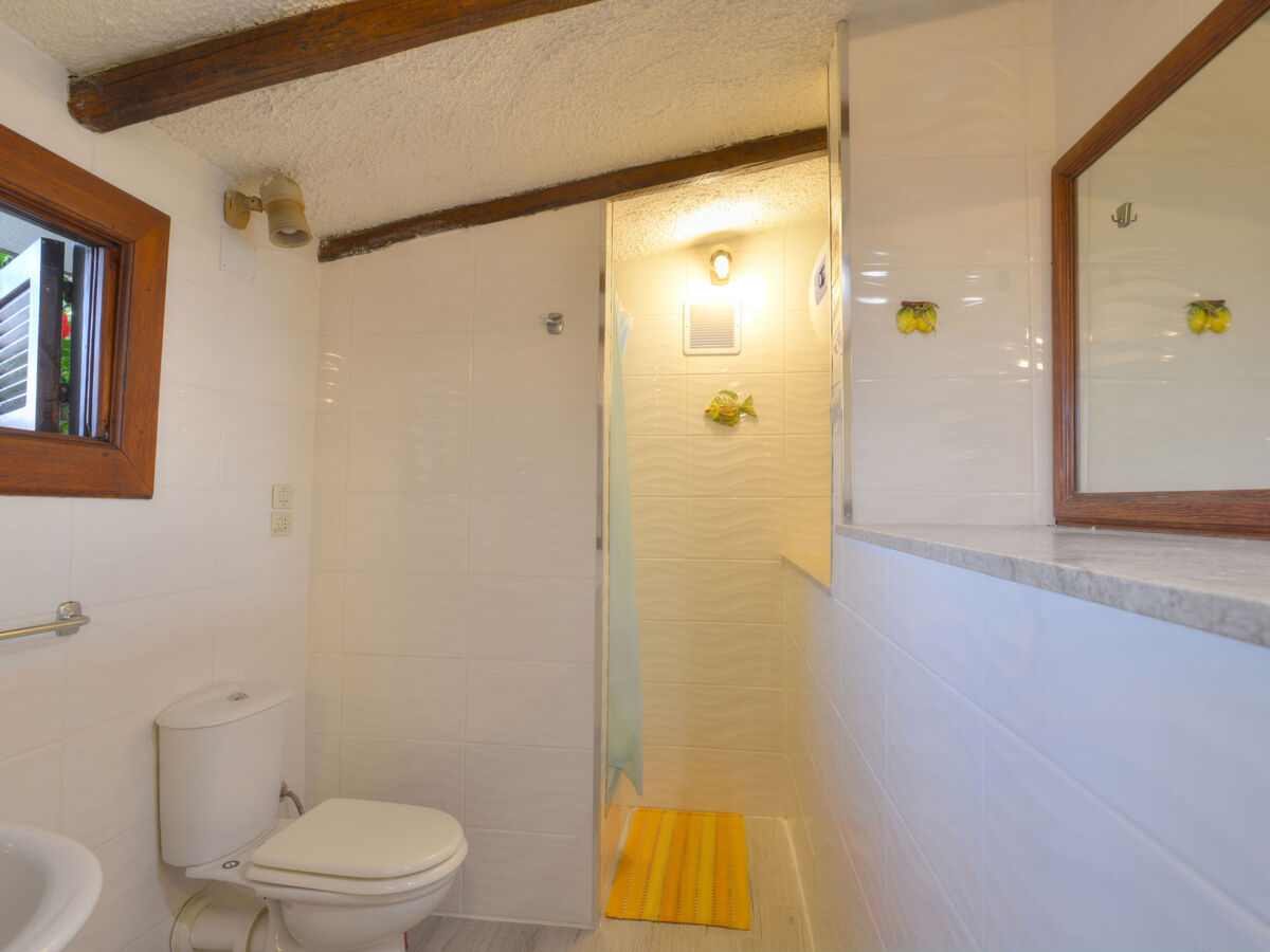 Villa Tanah-Lot, 15 m de la mer à Fontane Bianche - Photo 21