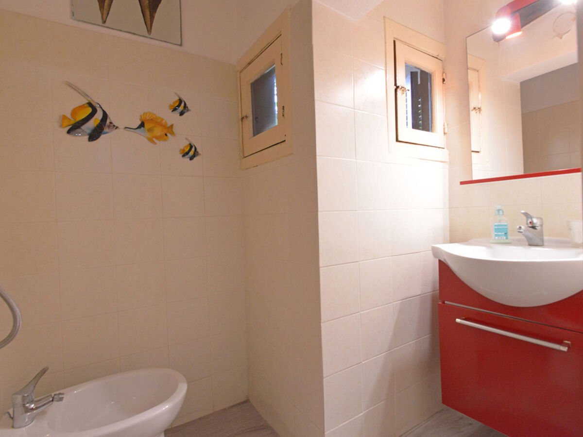 Villa Tanah-Lot, 15 m de la mer à Fontane Bianche - Photo 22
