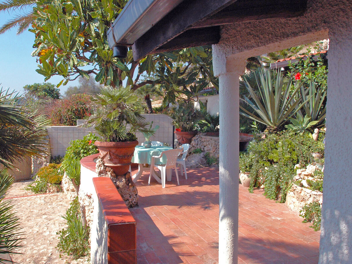 Villa Tanah-Lot, 15 m de la mer à Fontane Bianche - Photo 23