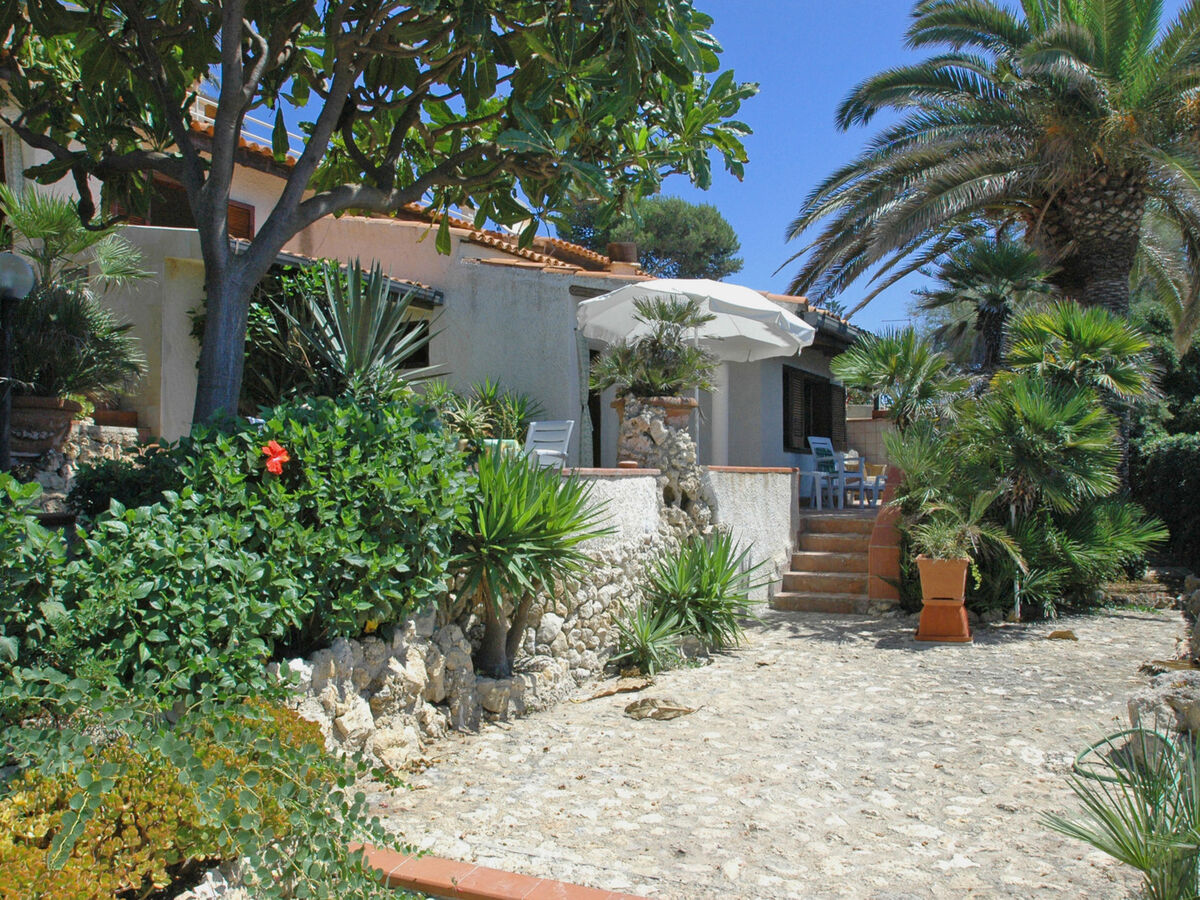 Villa Tanah-Lot, 15 m de la mer à Fontane Bianche - Photo 28