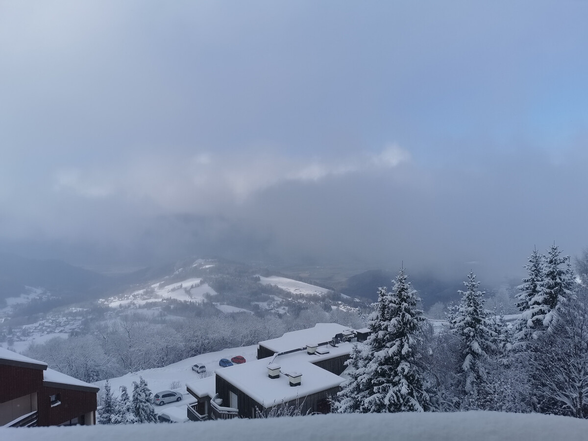 Studio 3e étage avec balcon vue vallée, skis aux pieds - Photo 8