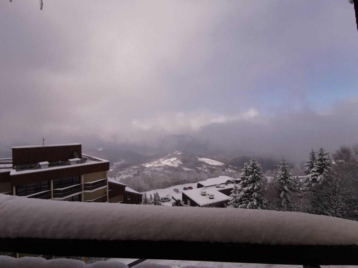 Studio 3e étage avec balcon vue vallée, skis aux pieds - Photo 9