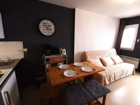 Location appartement à Les Adrets Prapoutel, Studio cosy 3e étage, vue vallée, skis aux pieds