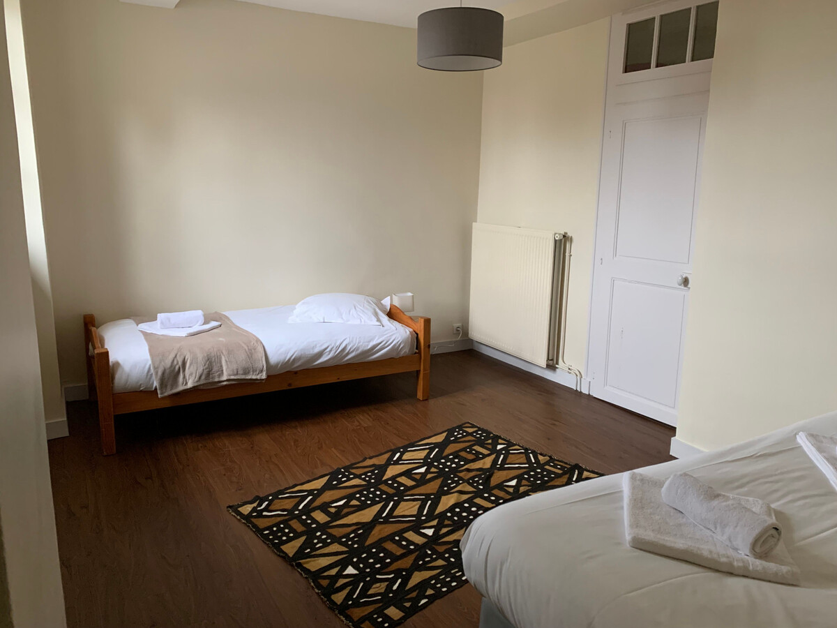 Gîte 5 chambres Juigné-sur-Sarthe, 12 personnes, vue Abbaye - Photo 22