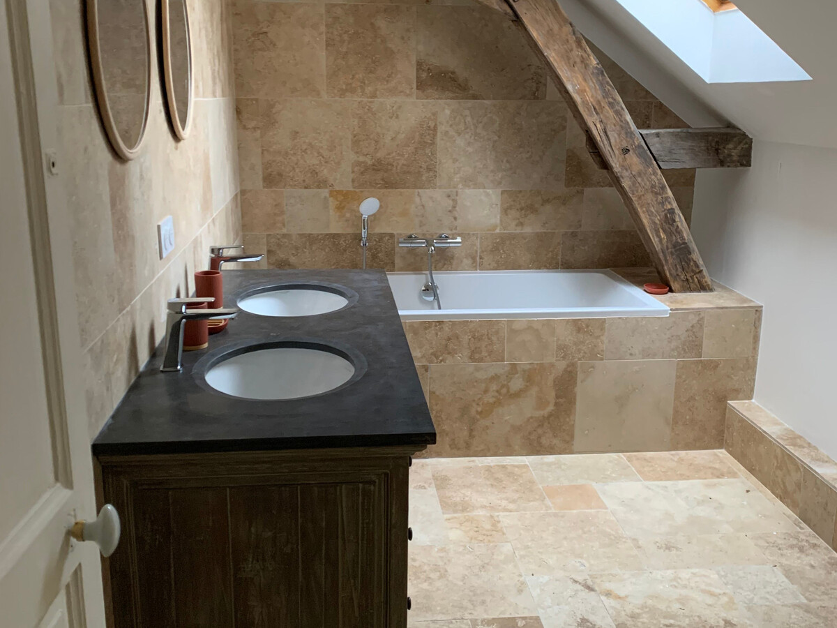 Gîte 5 chambres Juigné-sur-Sarthe, 12 personnes, vue Abbaye - Photo 24