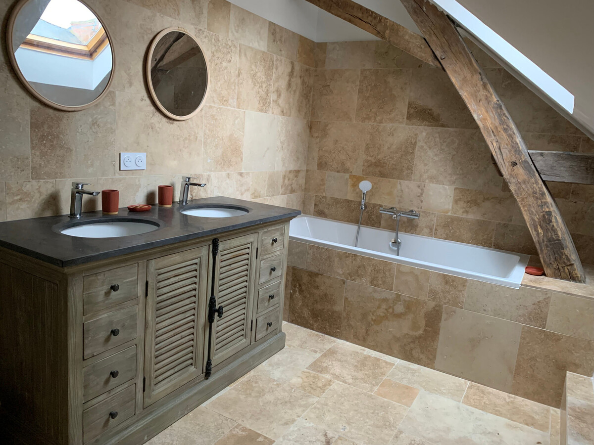 Gîte 5 chambres Juigné-sur-Sarthe, 12 personnes, vue Abbaye - Photo 25