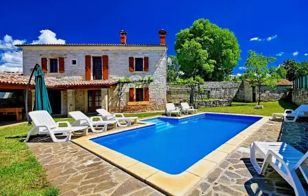 Location maison à Tinjan