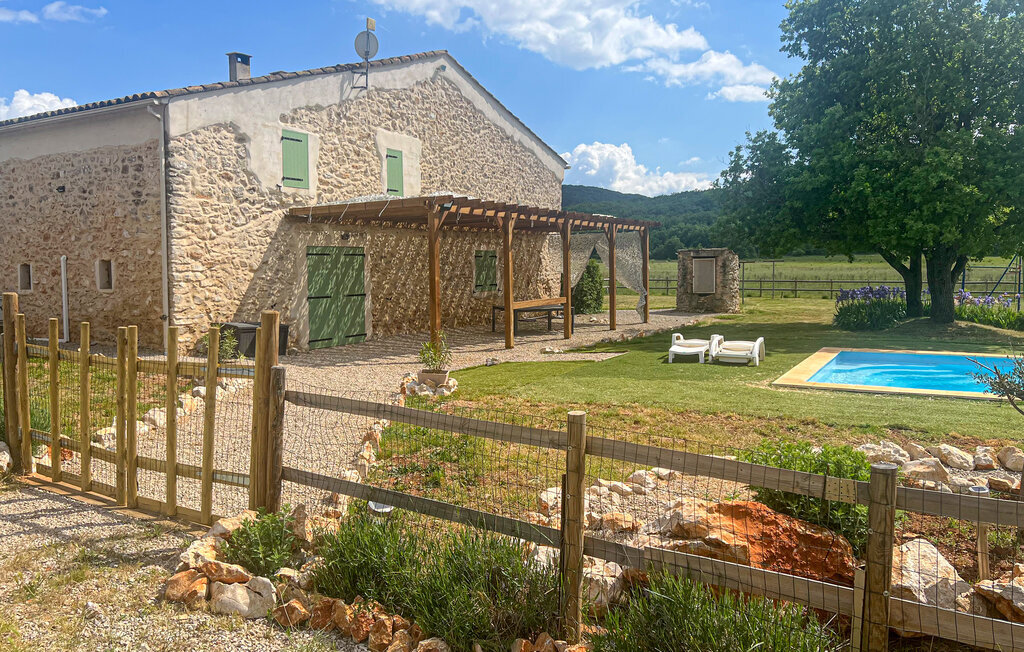 Maison provençale 3 chambres avec piscine chauffée à Artigues - Photo 1