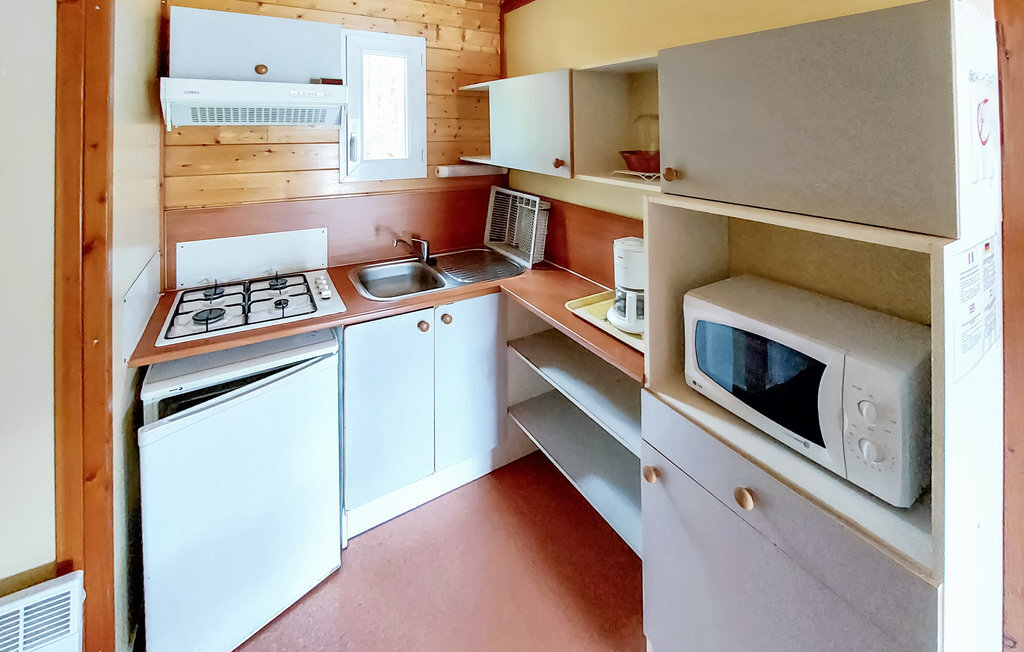 Mobil-home 4 pers. avec piscine intérieure à Chef-Boutonne - Photo 5