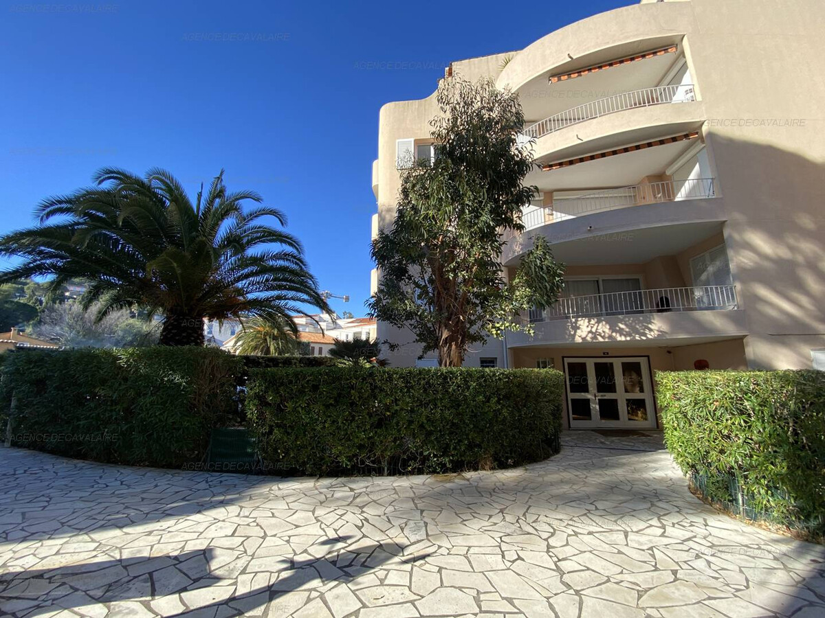 T3 climatisé centre-ville Cavalaire, terrasse et parking - Photo 1