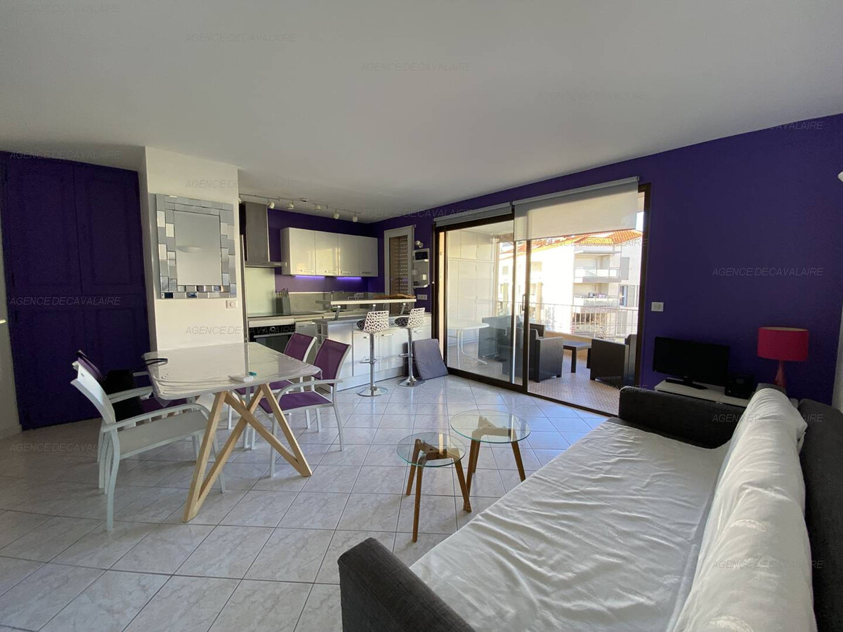 T3 climatisé centre-ville Cavalaire, terrasse et parking - Photo 7