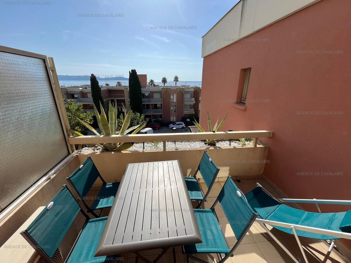 Studio cabine 100m plage, climatisé, parking à Cavalaire - Photo 3