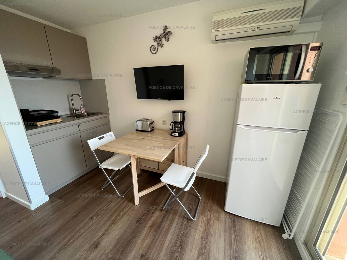 Studio cabine 100m plage, climatisé, parking à Cavalaire - Photo 6