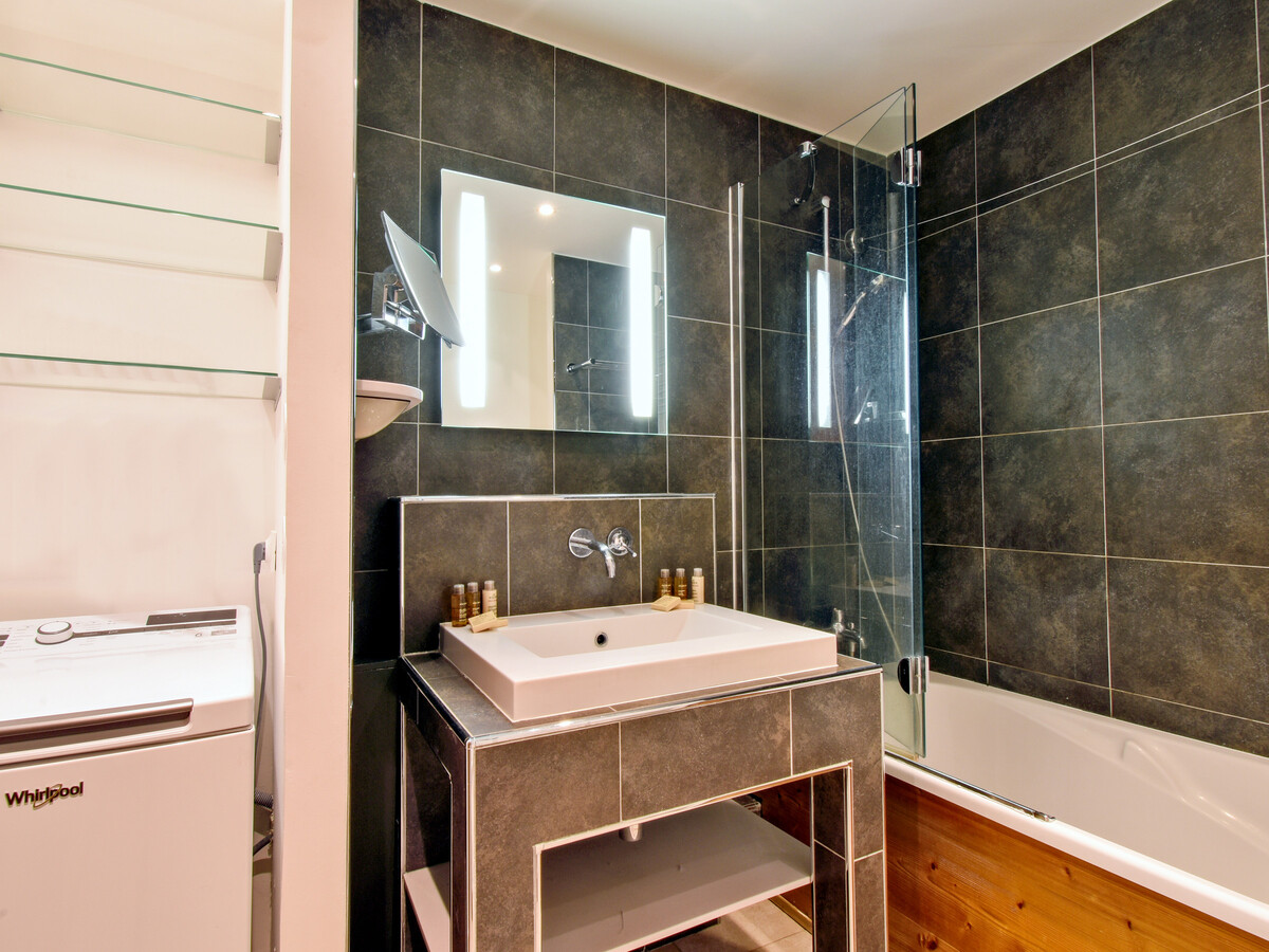 Appartement 2 chambres Courchevel 1850, casiers à ski privé - Photo 6