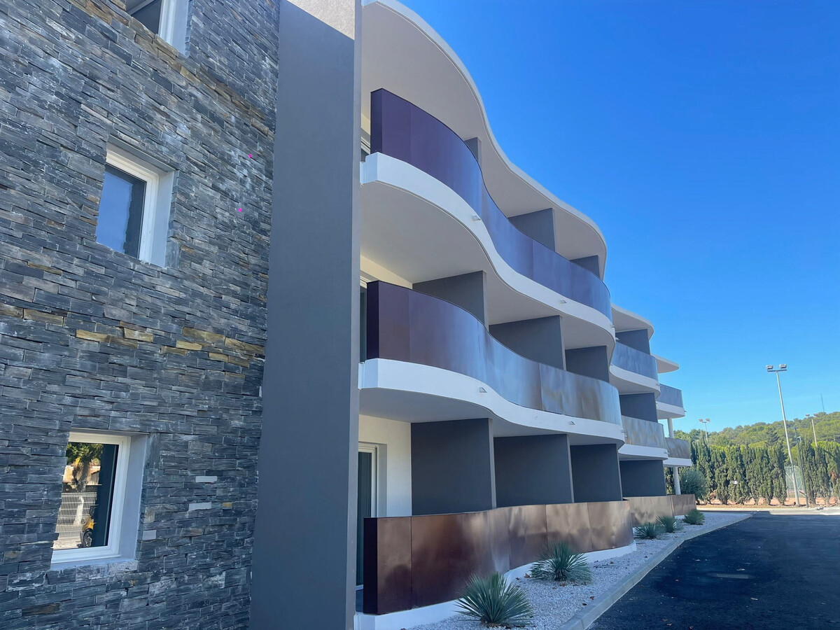 Appartement 2 pièces climatisé, piscine et salle de sport - Photo 12