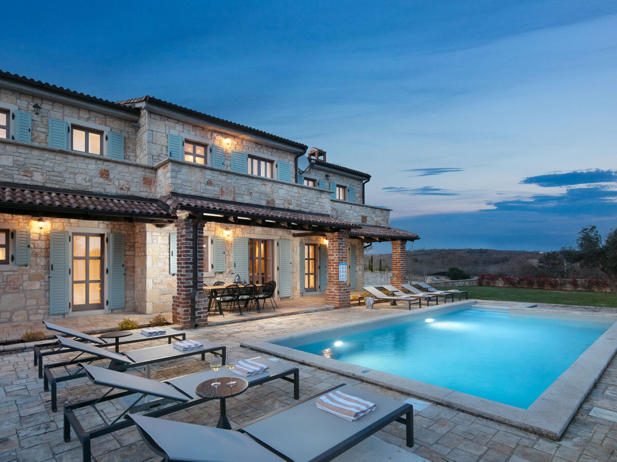 Villa Clematis à Sv. Lovreč, piscine privée 8 x 4 m - Photo 1