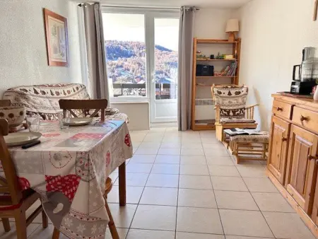 Location appartement à Risoul, Appartement à Risoul, balcon, 2 pièces, 6 couchages, parking, animaux admis