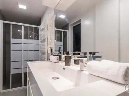 Maison moderne à Pontorson avec piscine chauffée - Photo 10