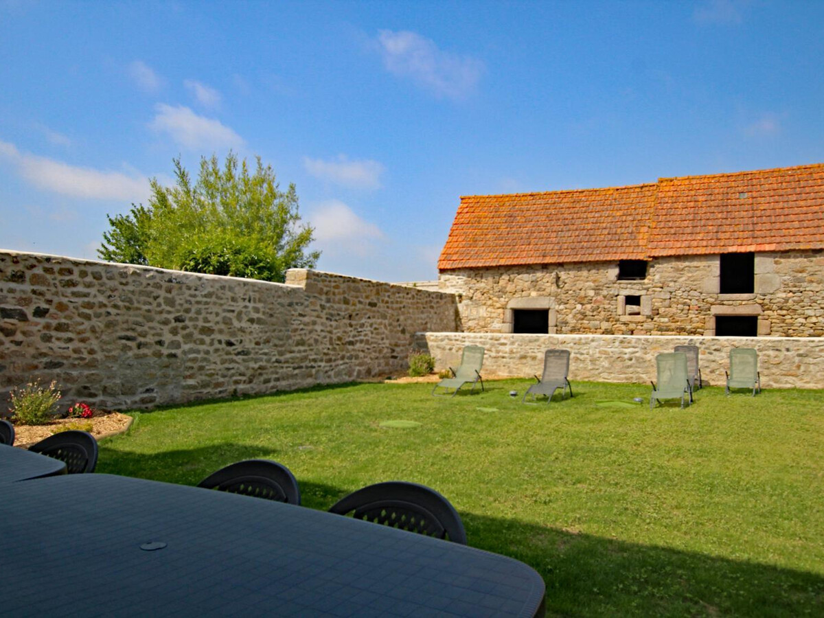 Gîte 10 pers. à Anneville-en-Saire : jardin clos et jeux - Photo 28