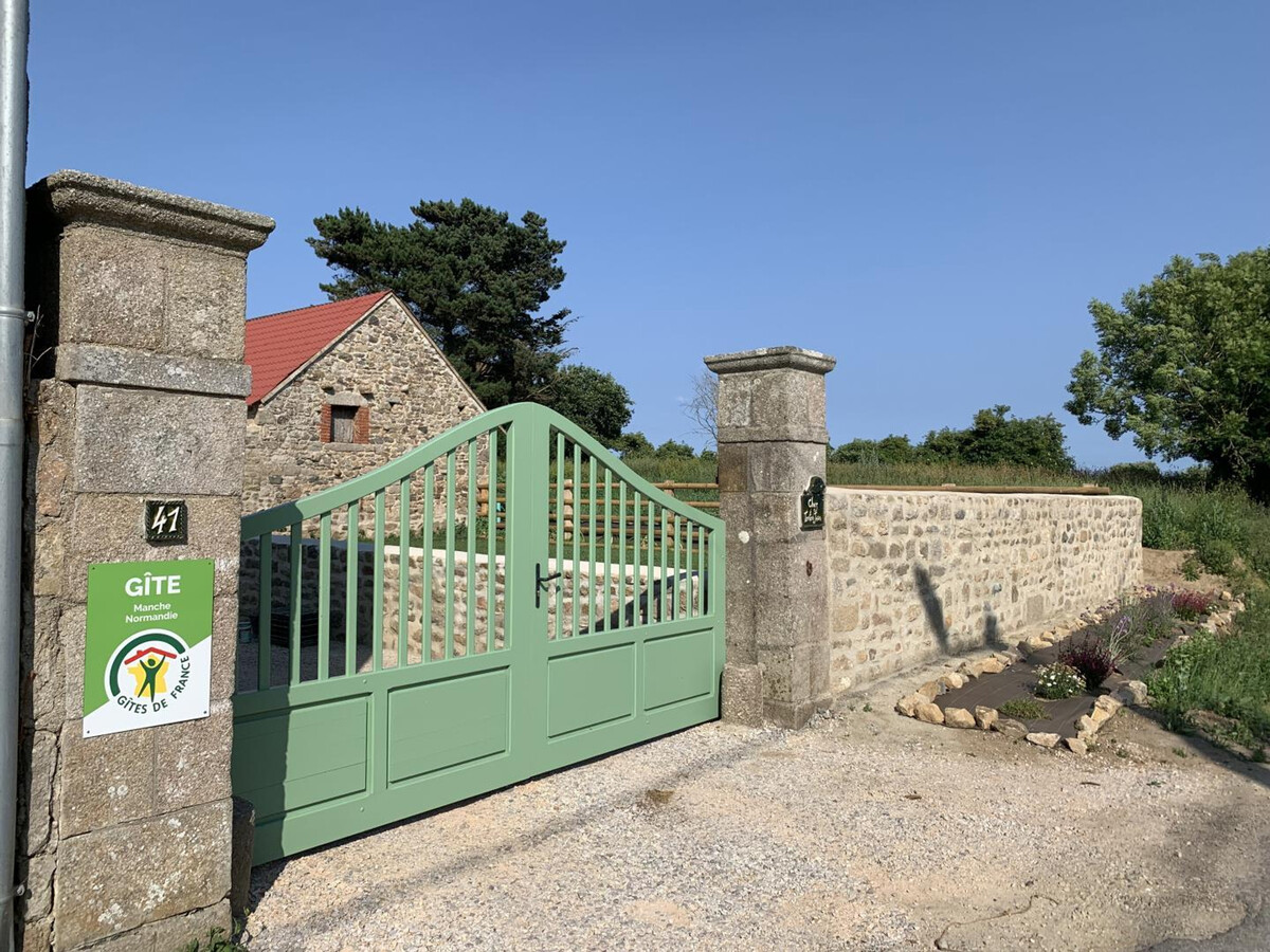 Gîte 10 pers. à Anneville-en-Saire : jardin clos et jeux - Photo 29