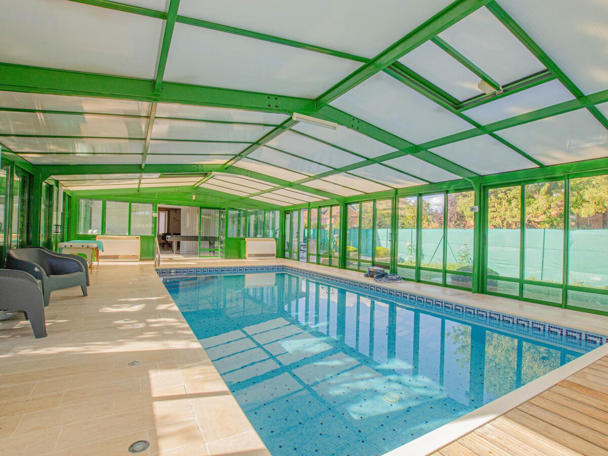 Maison familiale au bord du lac avec piscine, véranda climatisée et jardin fleuri - Photo 2