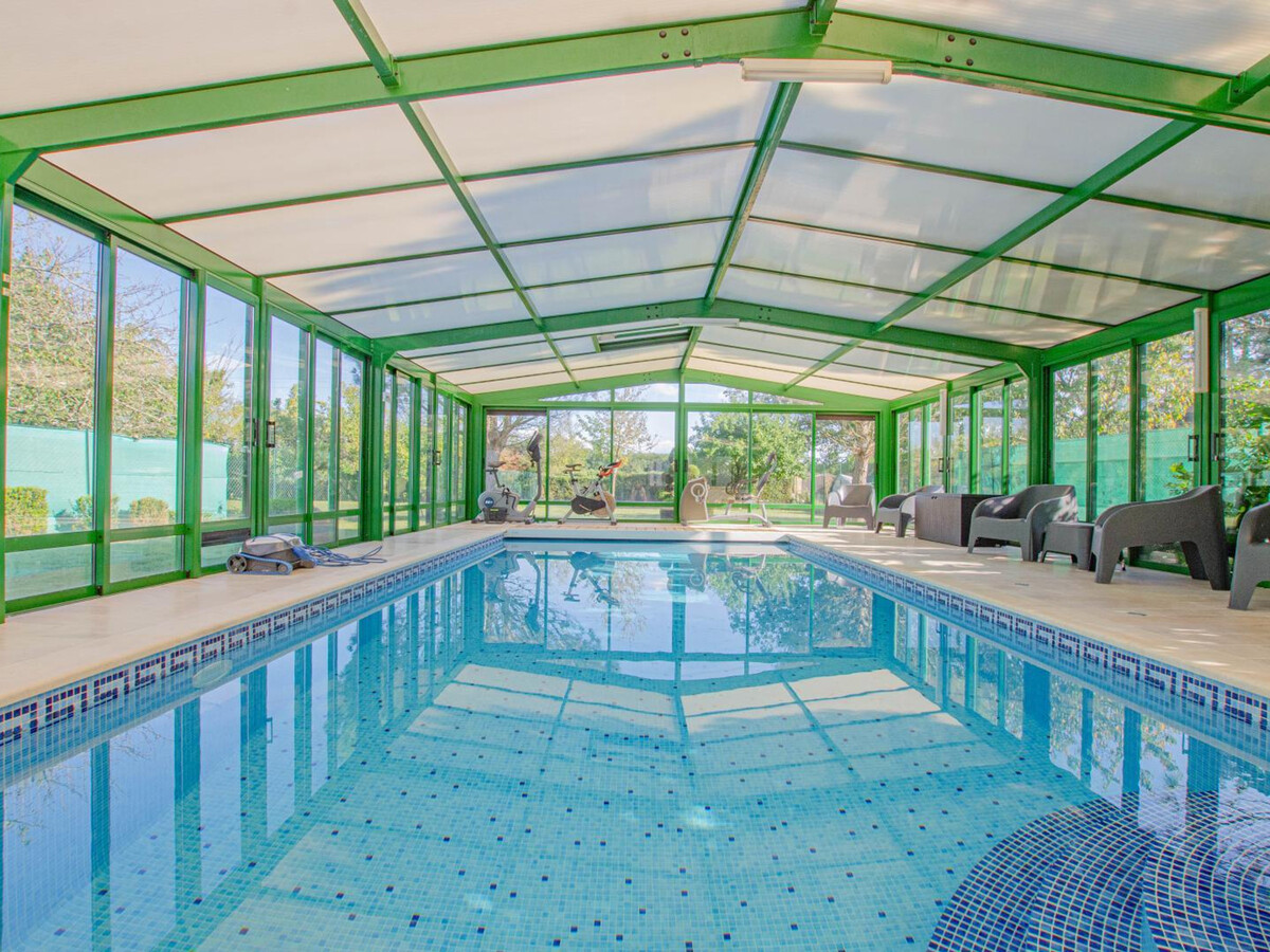 Maison familiale au bord du lac avec piscine, véranda climatisée et jardin fleuri - Photo 25