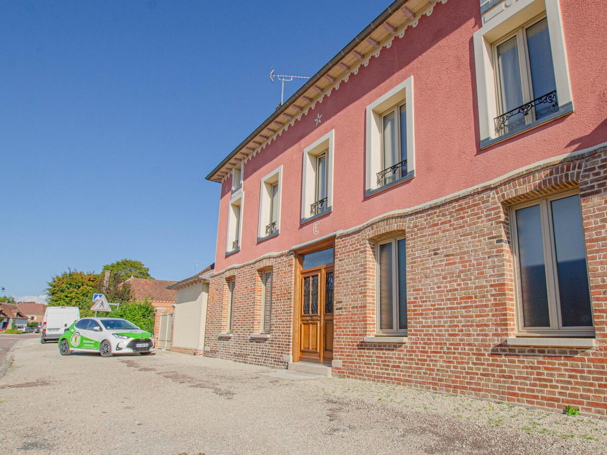 Maison familiale au bord du lac avec piscine, véranda climatisée et jardin fleuri - Photo 33