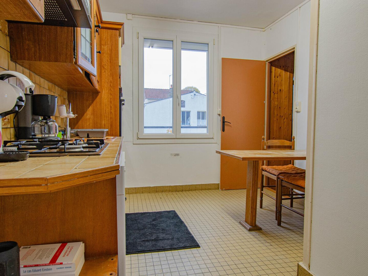 Maison années 50 avec jardin clos à Saint-Julien-les-Villas - Photo 8
