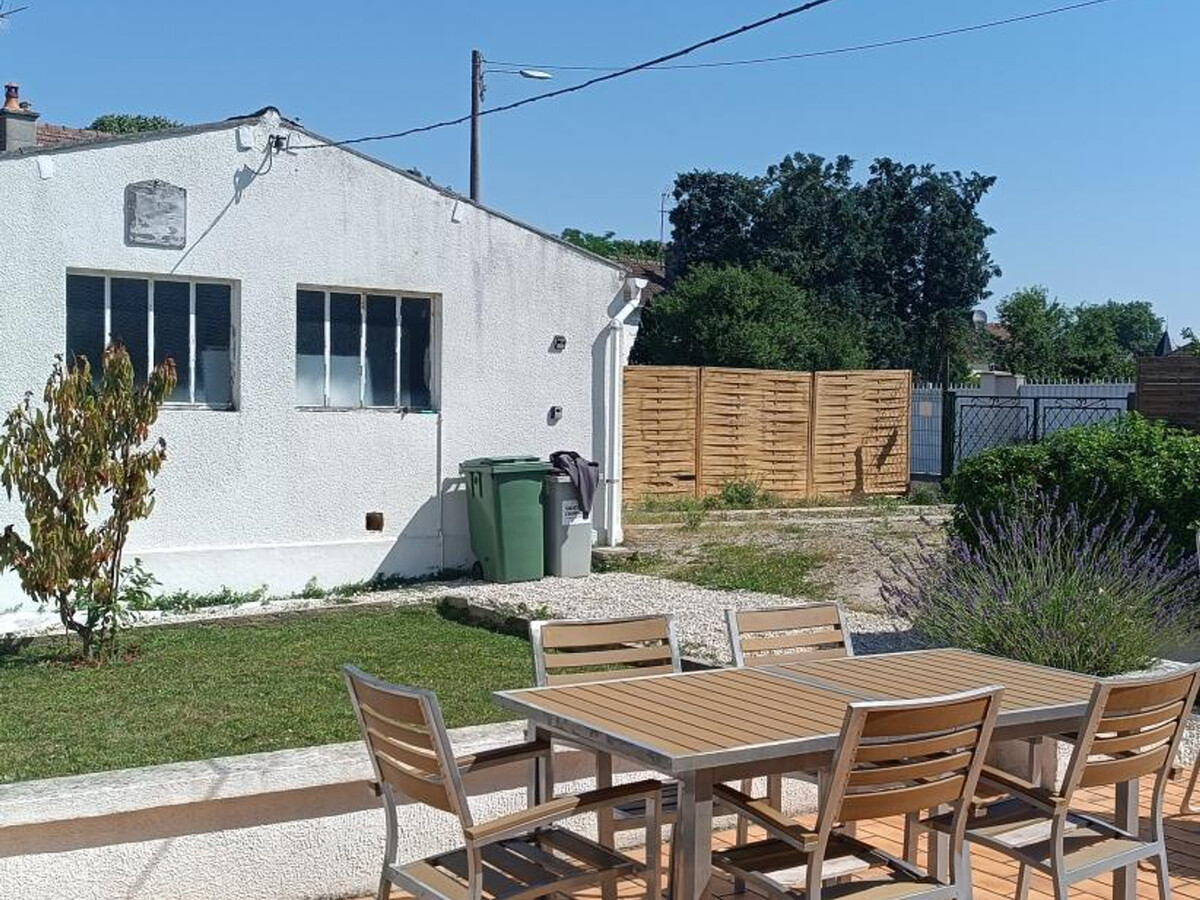 Maison années 50 avec jardin clos à Saint-Julien-les-Villas - Photo 18
