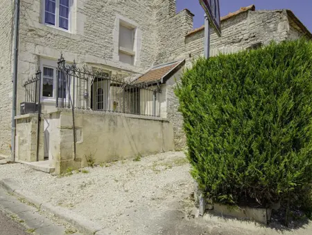 Gîte 5 pers. à Gyé-sur-Seine, jardin clos et cuisine d'été : photo 2