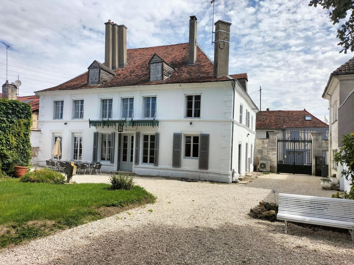 Gîte 15 pers., 6 chambres, parc et piscine à Brienne-le-Château - Photo 1