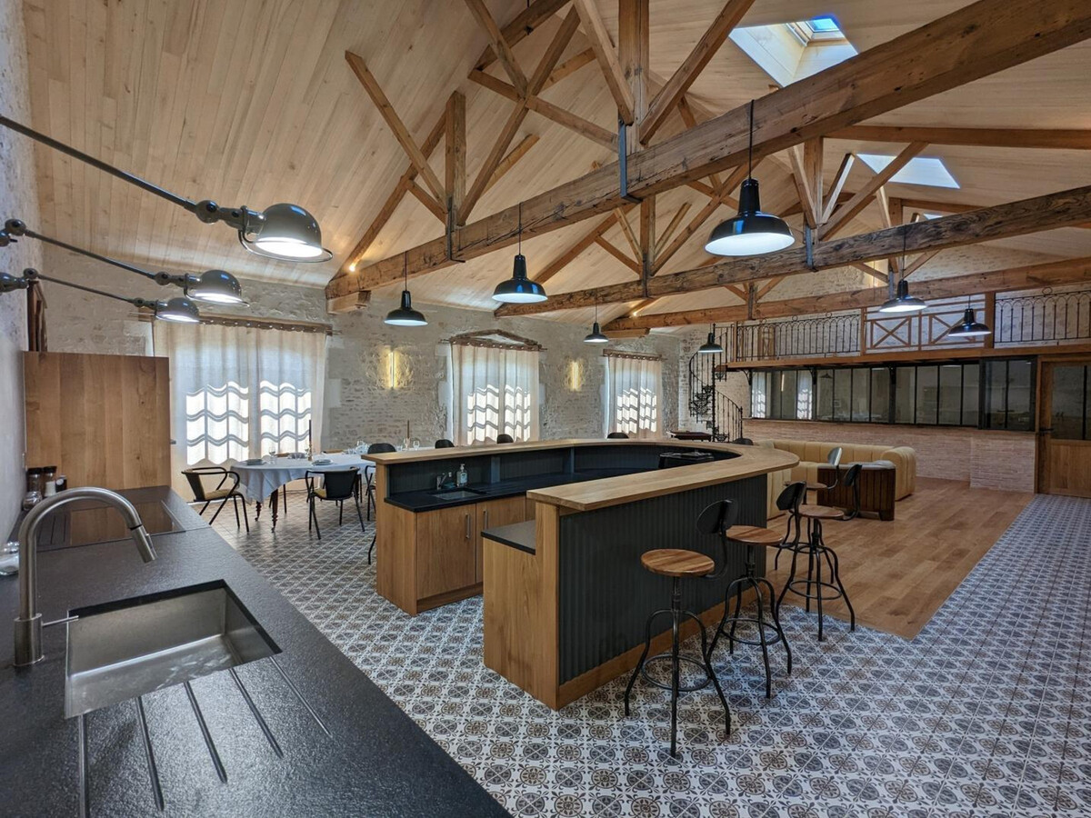 Appartement 116m² centre-ville Jarnac, garage et équipements bébé - Photo 3