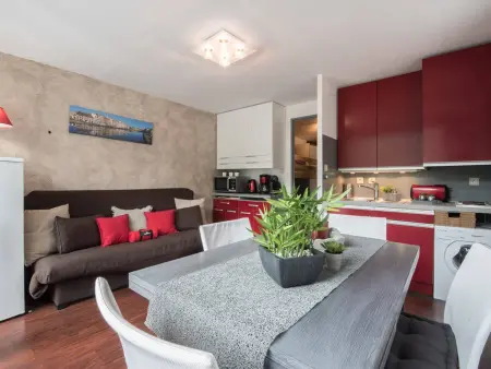 Appartement 2 pièces avec parking privé près du téléphérique, Saint-Lary : photo 2