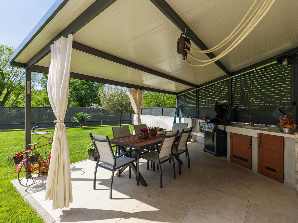 Villa Lora à Kršan : maison avec piscine chauffée - Photo 3
