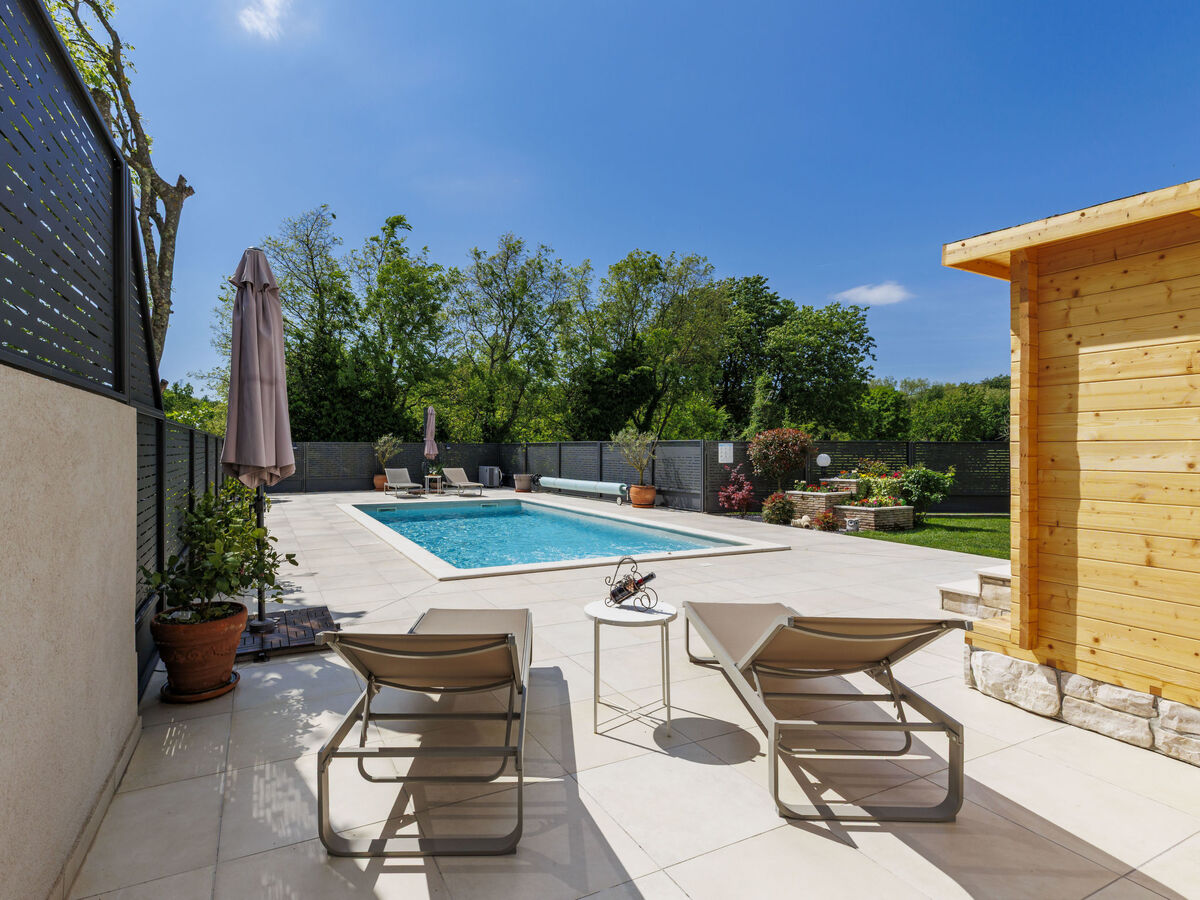 Villa Lora à Kršan : maison avec piscine chauffée - Photo 6