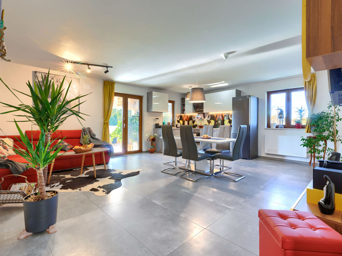 Villa Lora à Kršan : maison avec piscine chauffée - Photo 11