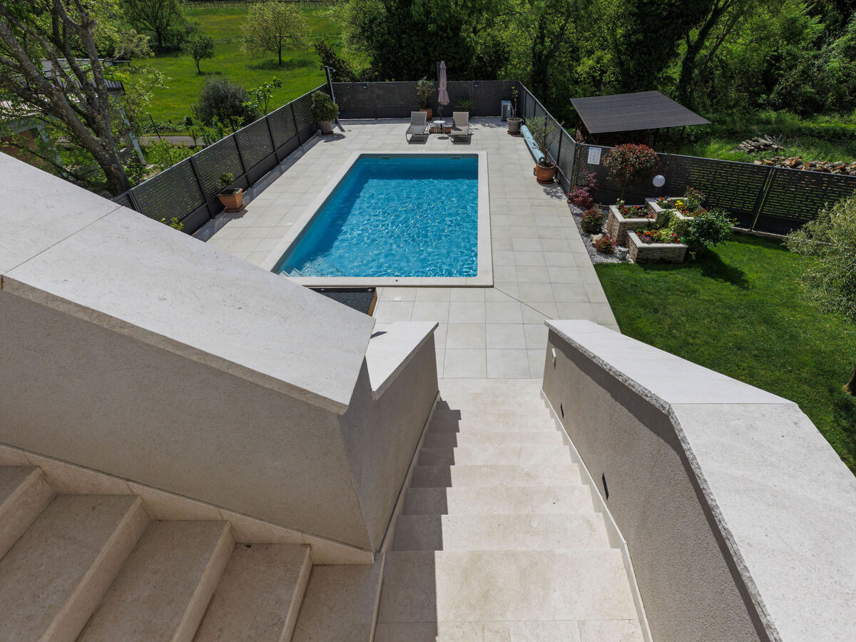 Villa Lora à Kršan : maison avec piscine chauffée - Photo 15