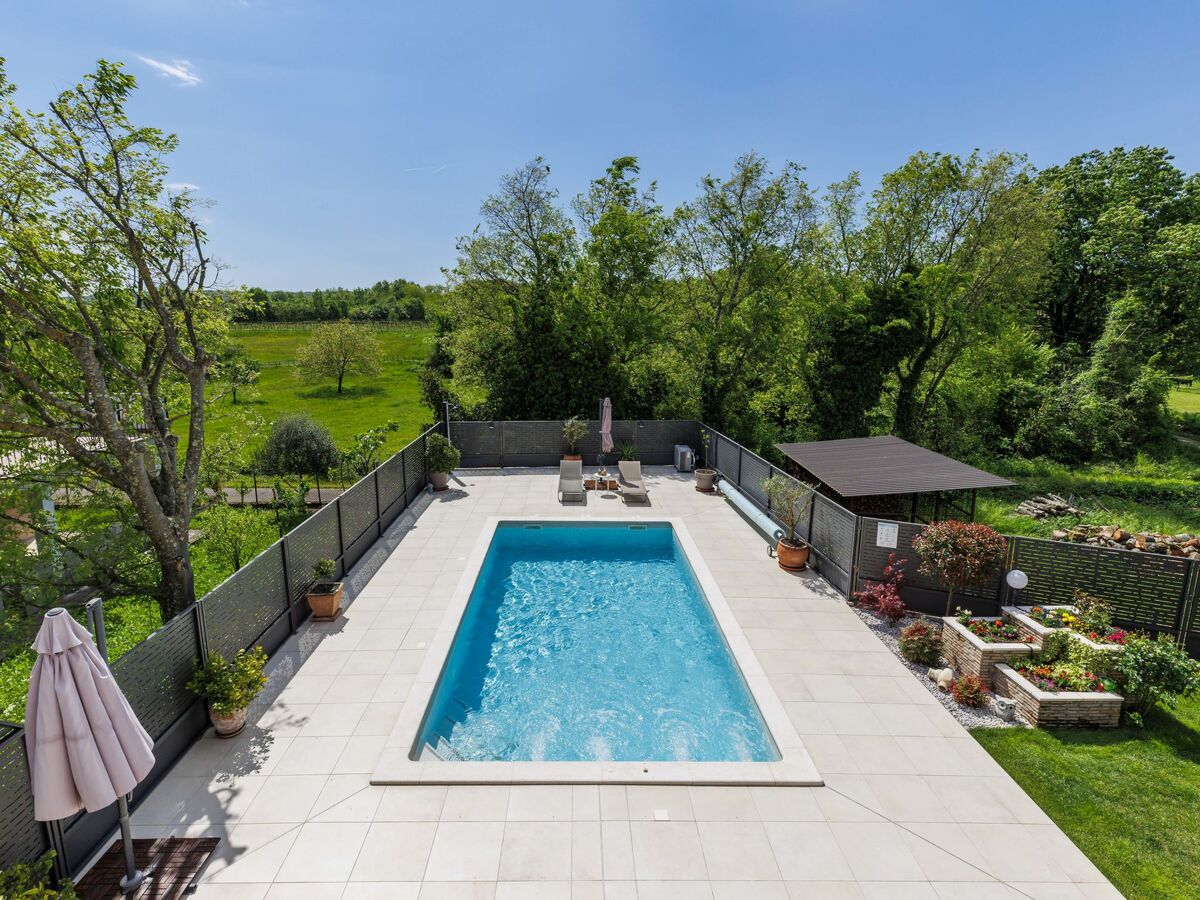 Villa Lora à Kršan : maison avec piscine chauffée - Photo 16
