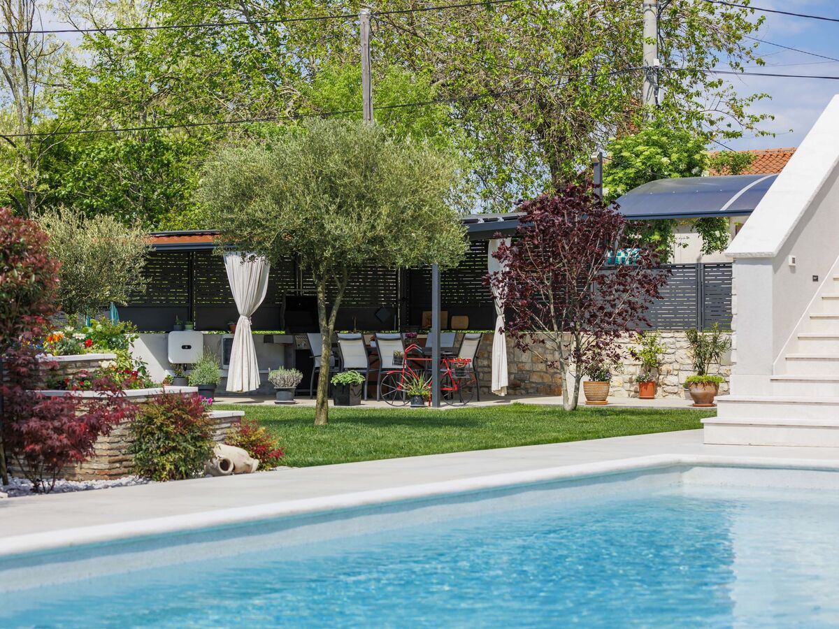 Villa Lora à Kršan : maison avec piscine chauffée - Photo 17