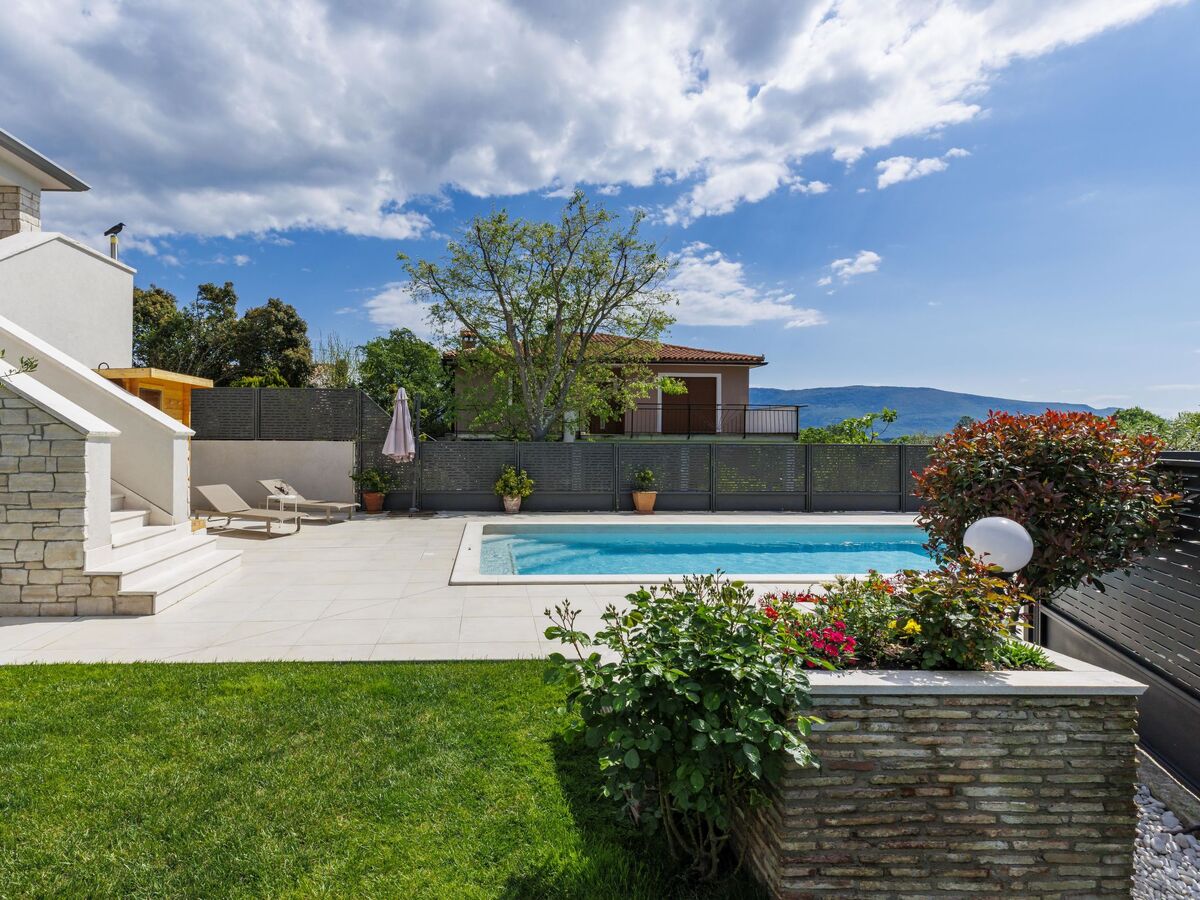 Villa Lora à Kršan : maison avec piscine chauffée - Photo 18