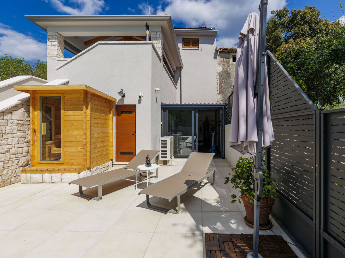 Villa Lora à Kršan : maison avec piscine chauffée - Photo 24