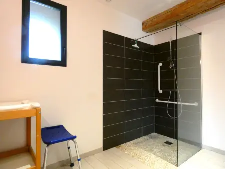 4 gîtes contemporains rénovés, 15 personnes à Moutiers : photo 8