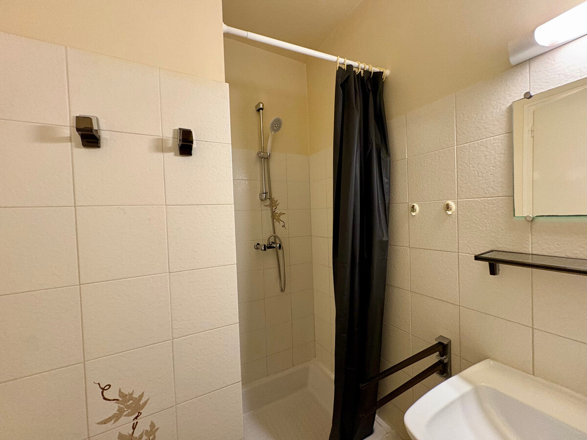 Appartement 2 chambres face mer avec parking privé - Photo 11