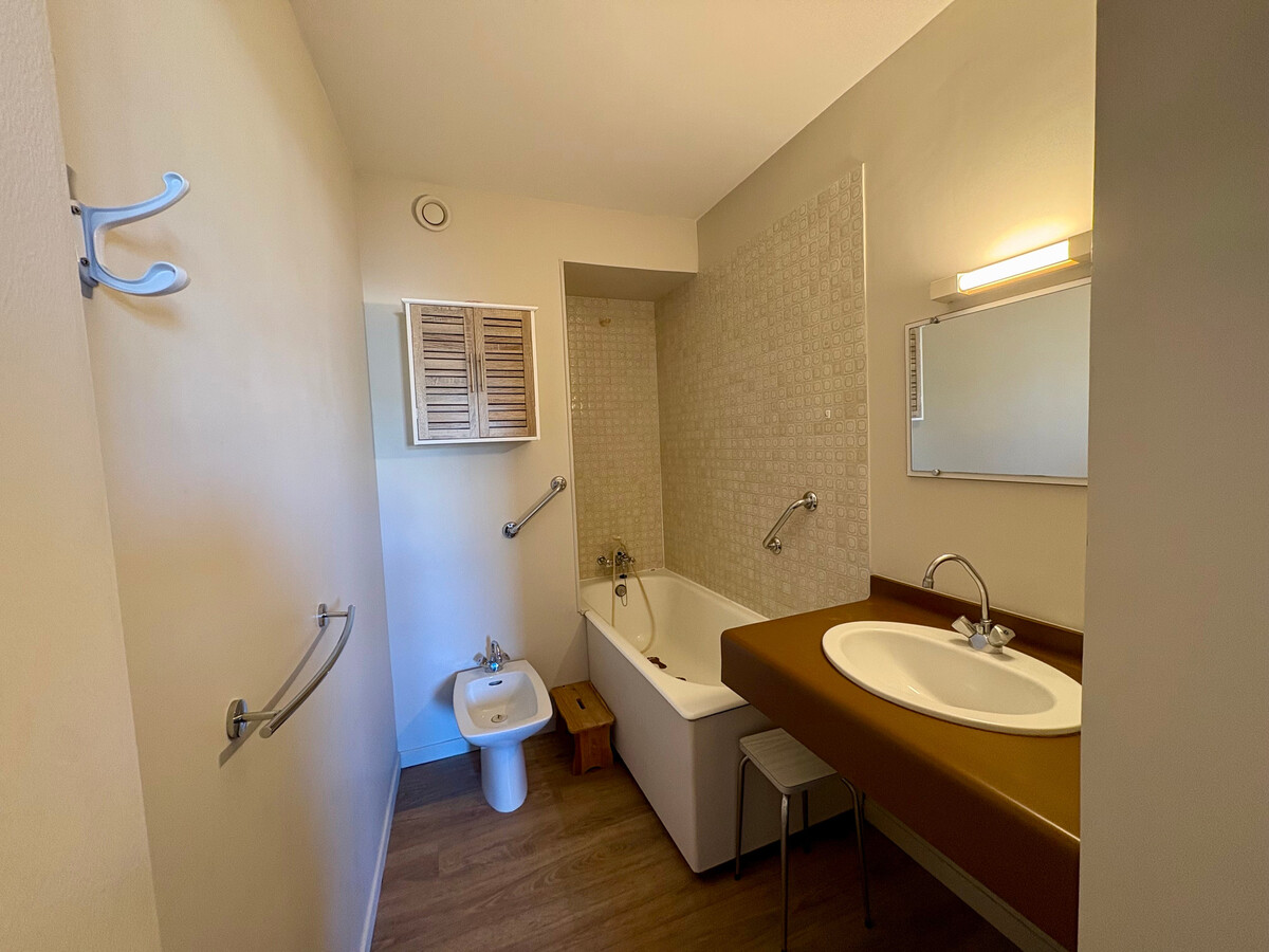 Appartement 2 chambres face mer avec parking privé - Photo 15