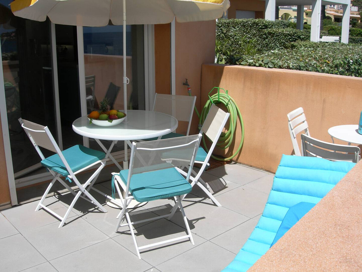 T2 rénové face mer aux Issambres, 20 m de la plage - Photo 2