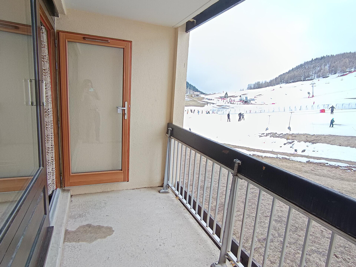 Studio skis aux pieds avec balcon à Montgenèvre - Photo 9