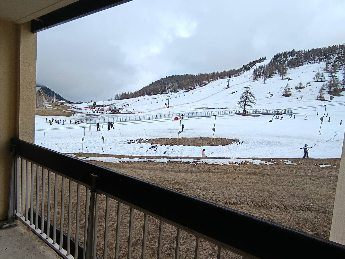 Studio skis aux pieds avec balcon à Montgenèvre - Photo 10