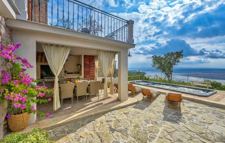 Location maison à Smrika